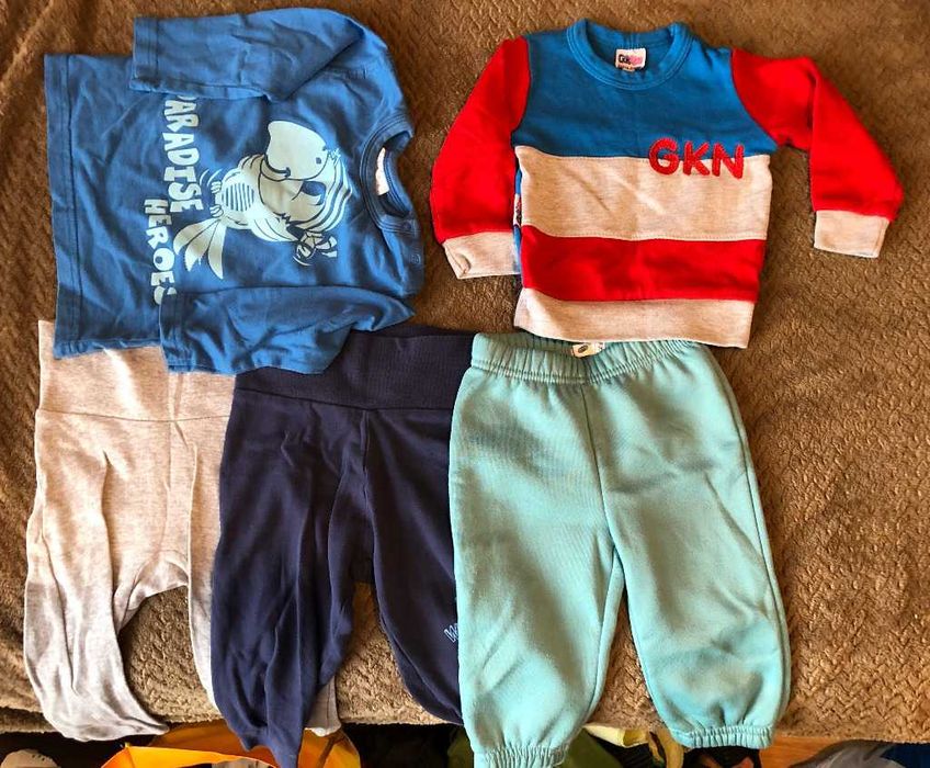 Spodnie koszulki bluzy rozmiar 74 80 zestaw 32szt