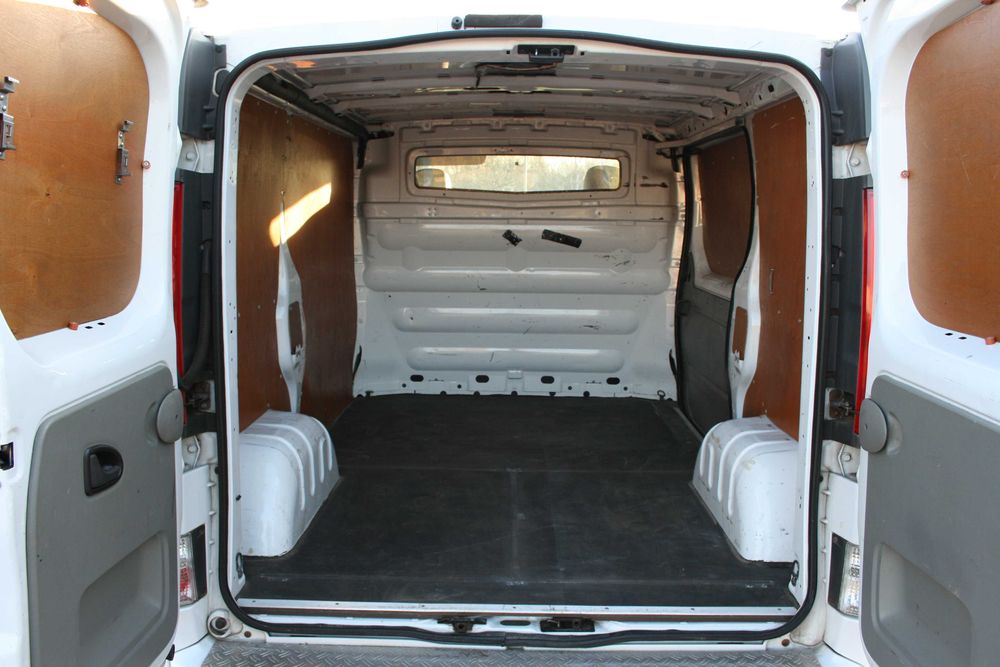 RENAULT TRAFIC/ Vivaro L1H1/ 2.0 DCI/ KLIMA / Oferta prywatna/ ZAMIANA