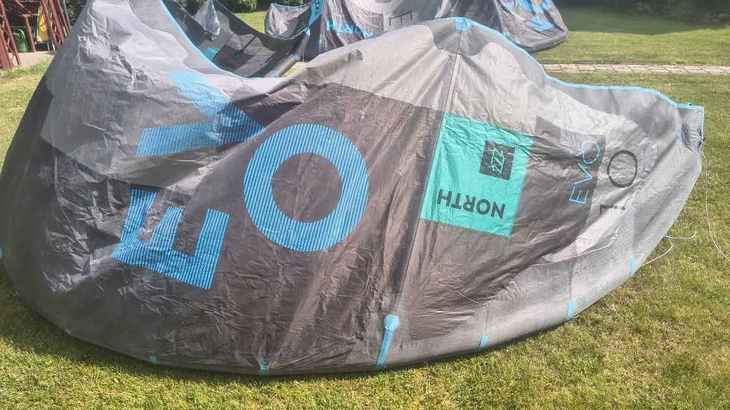 Kitesurfing Latawce North EVO 10 , 14 + bar Duotone używane w dobrym s