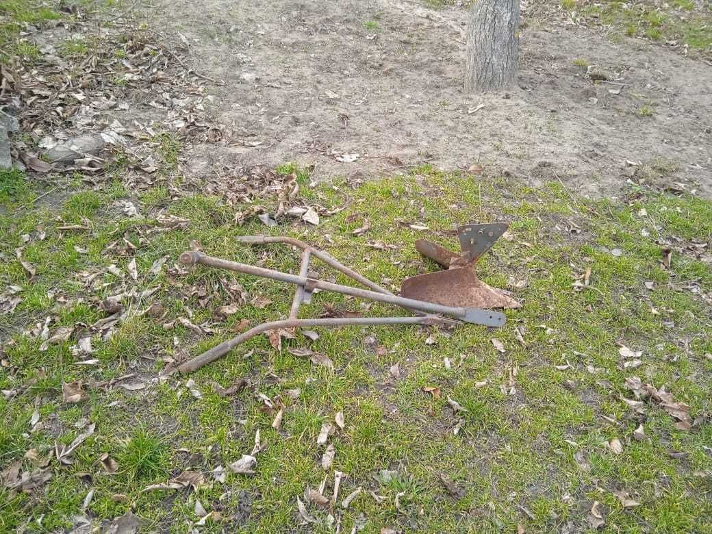 Плуг для підгортання картоплі