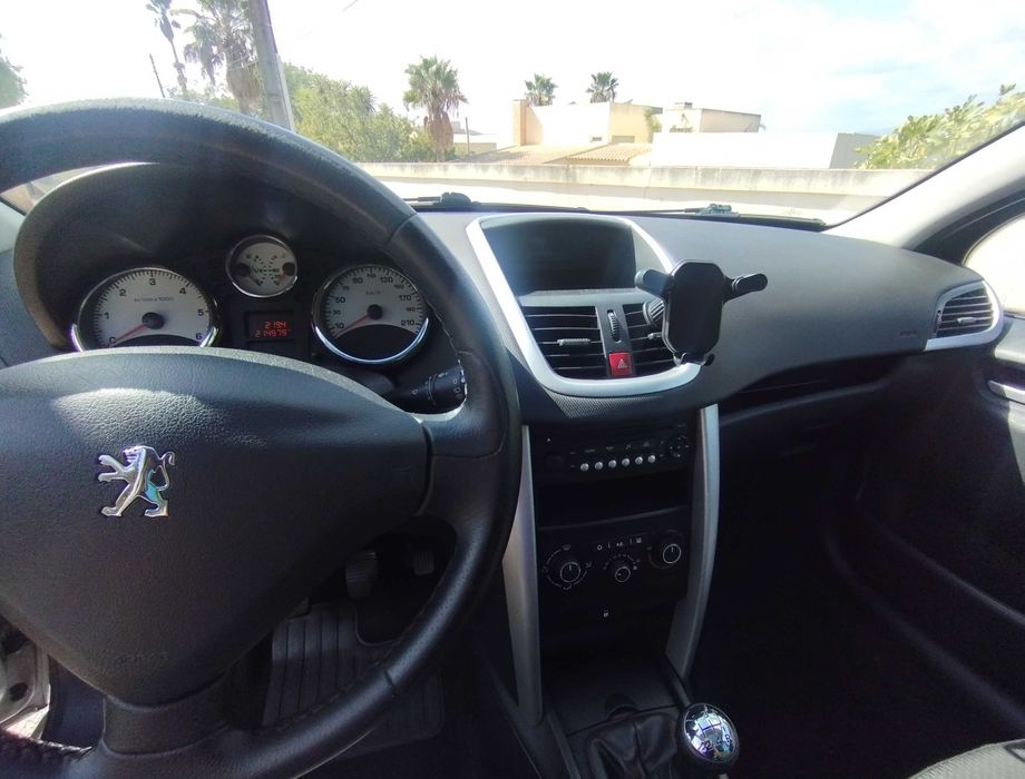 Peugeot 207 sw 2011