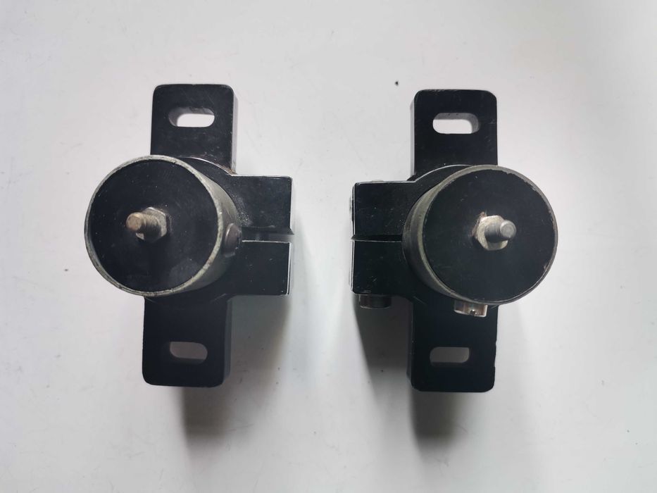 Oprawka, gniazdo PRL