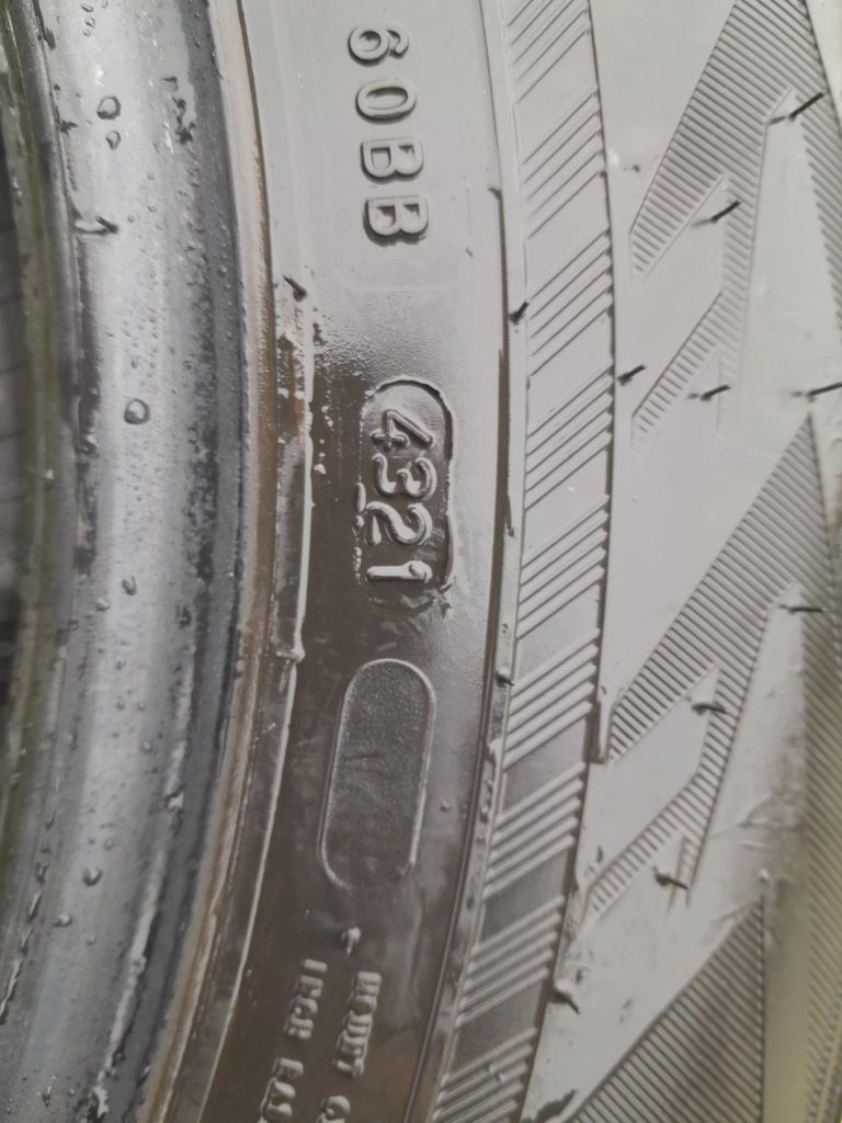 Opona opony 215x65 16R nokian tyres wr suw 4 suv 215 65 R 16