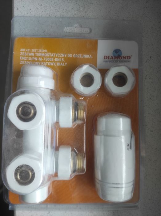Zawór do grzejnika zespolony kątowy biały DIMOND B