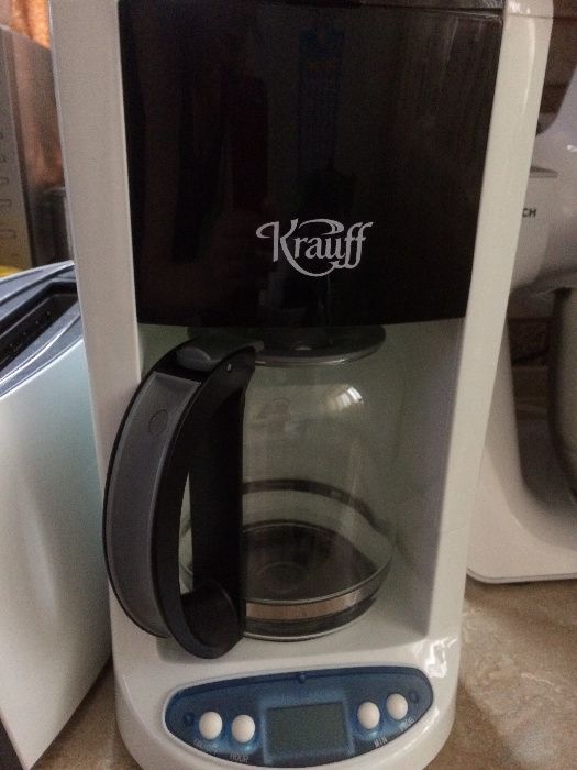 Продам кофеварку Krauff