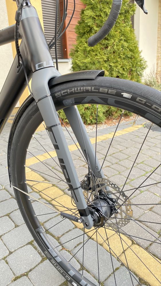 Grawel Cube nuroad race fe na 105 rama M polecam