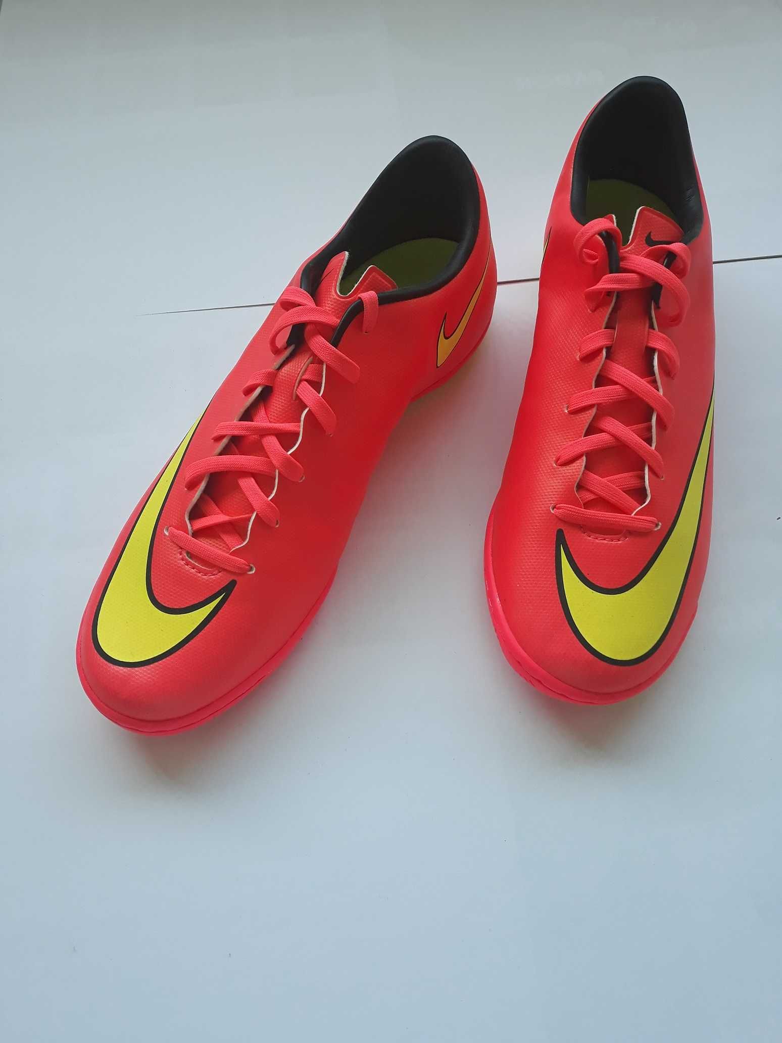 Sapatilhas de Futsal Nike Mercurial Victory n.º 40