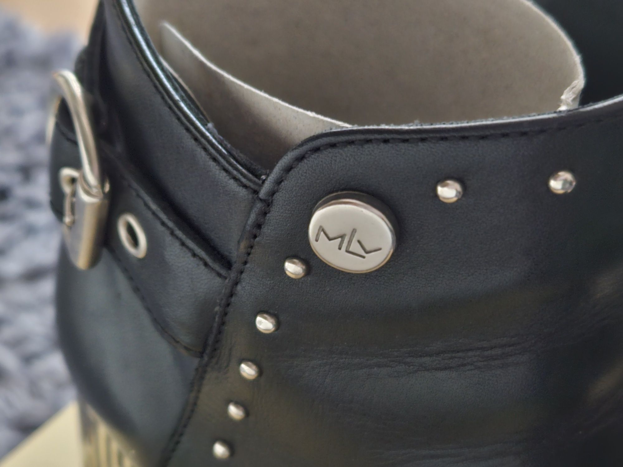 Botas em pele da MLY