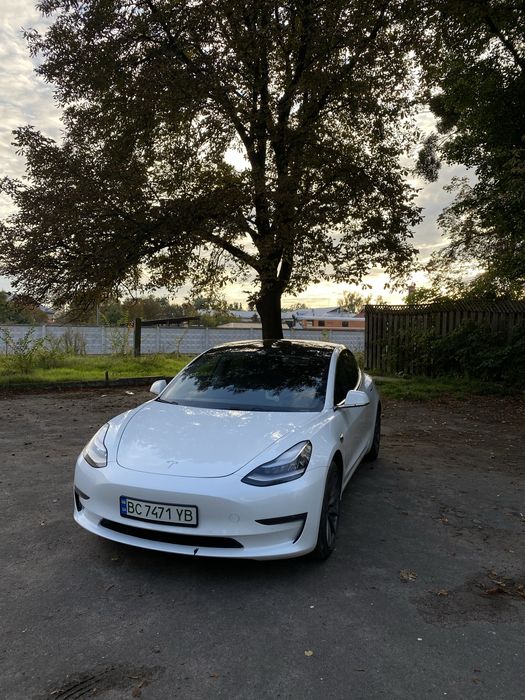 продам Tesla model 3