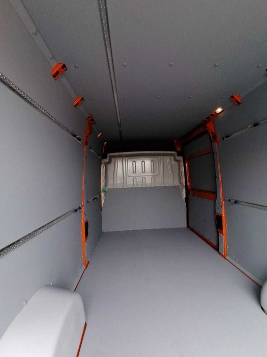 Profesjonalne zabudowy PCV aut dostawczych Ducato L4H2
