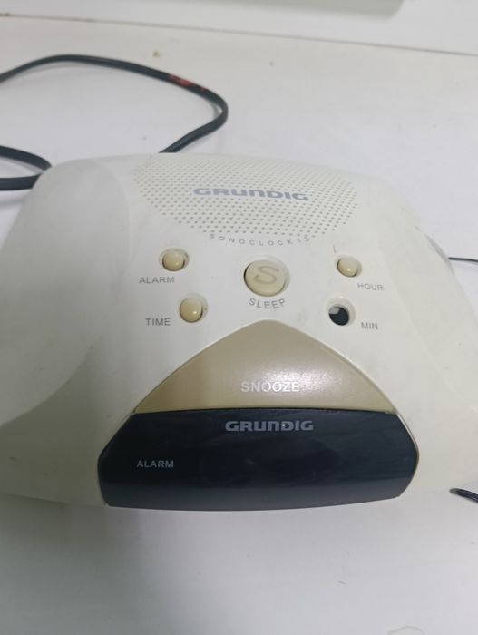 Grundig радіоприймач сірий