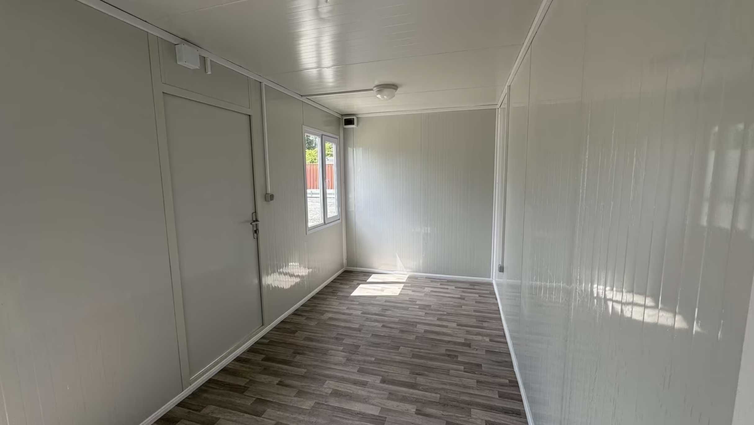 Kontener pawilon biurowy handlowy magazynowy stacjonarny 6x2,4 m