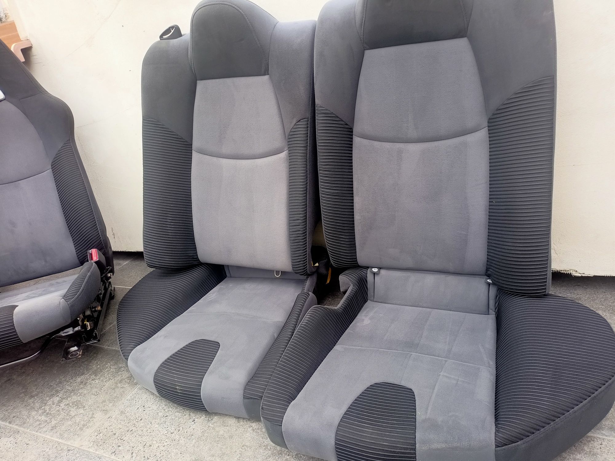 Fotele siedzenia kanapa mazda rx8