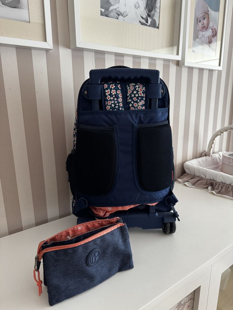 Mochila com Estojo (Conjunto)