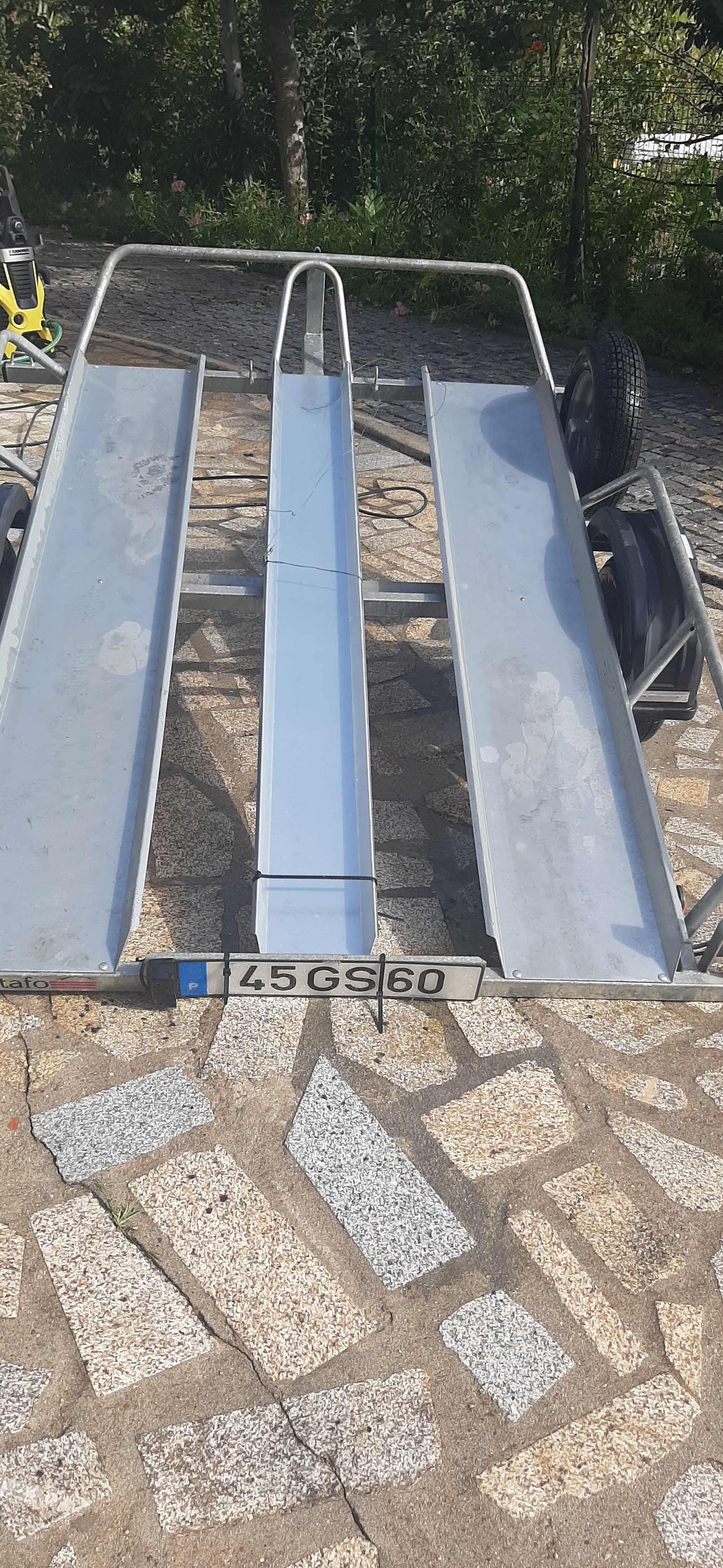 Reboque para transportar Moto 4 ou duas rodas