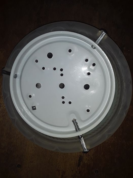 Лампа настінньо-стельова на пружинному кріпленні нова.Обмін.