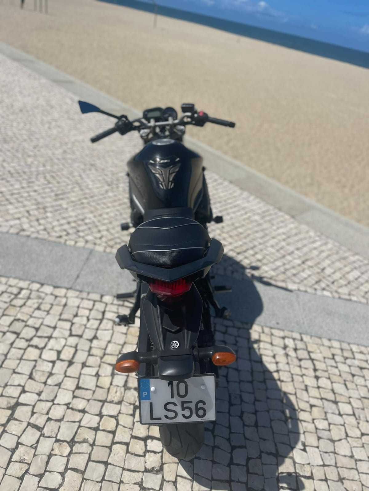 Yamaha XJ6 como nova