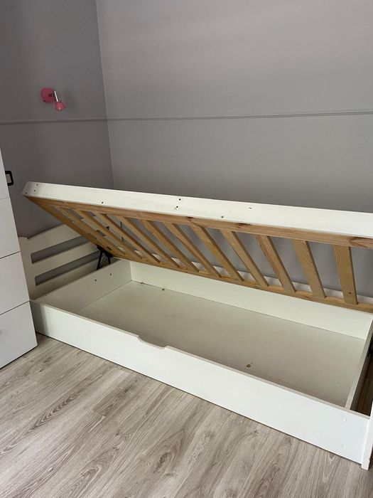 Łóżko dziecięce 2mx0.9m