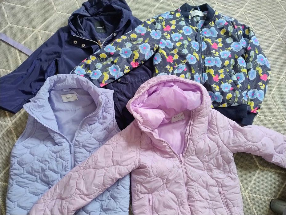 Oddam zestaw ubrań dla dziewczynki 134/140 używane/nowe