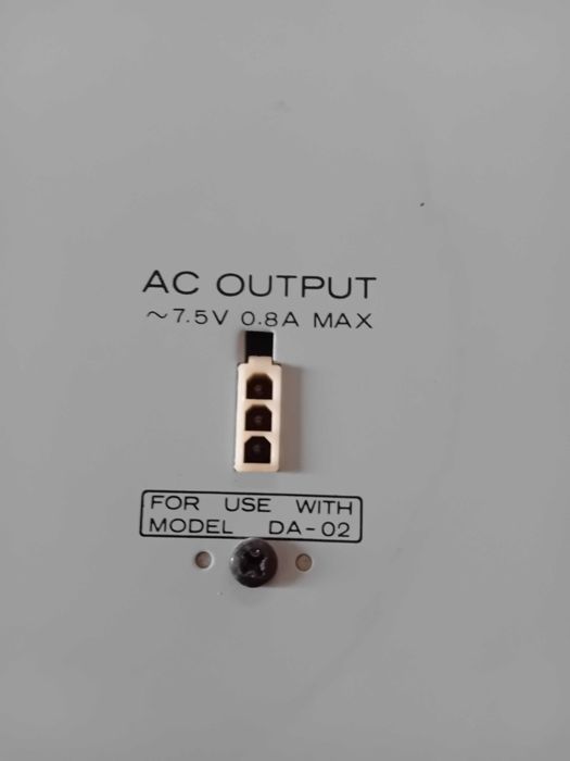 Wieża  Hitachi HRD - 200  z kolumnami