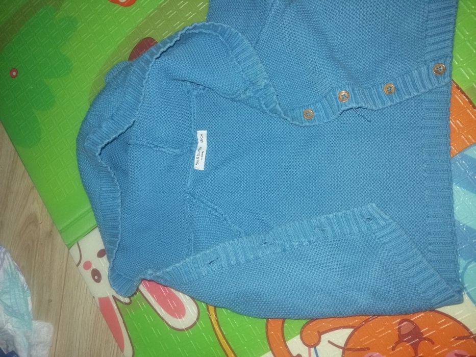 Sweterek niemowlęcy