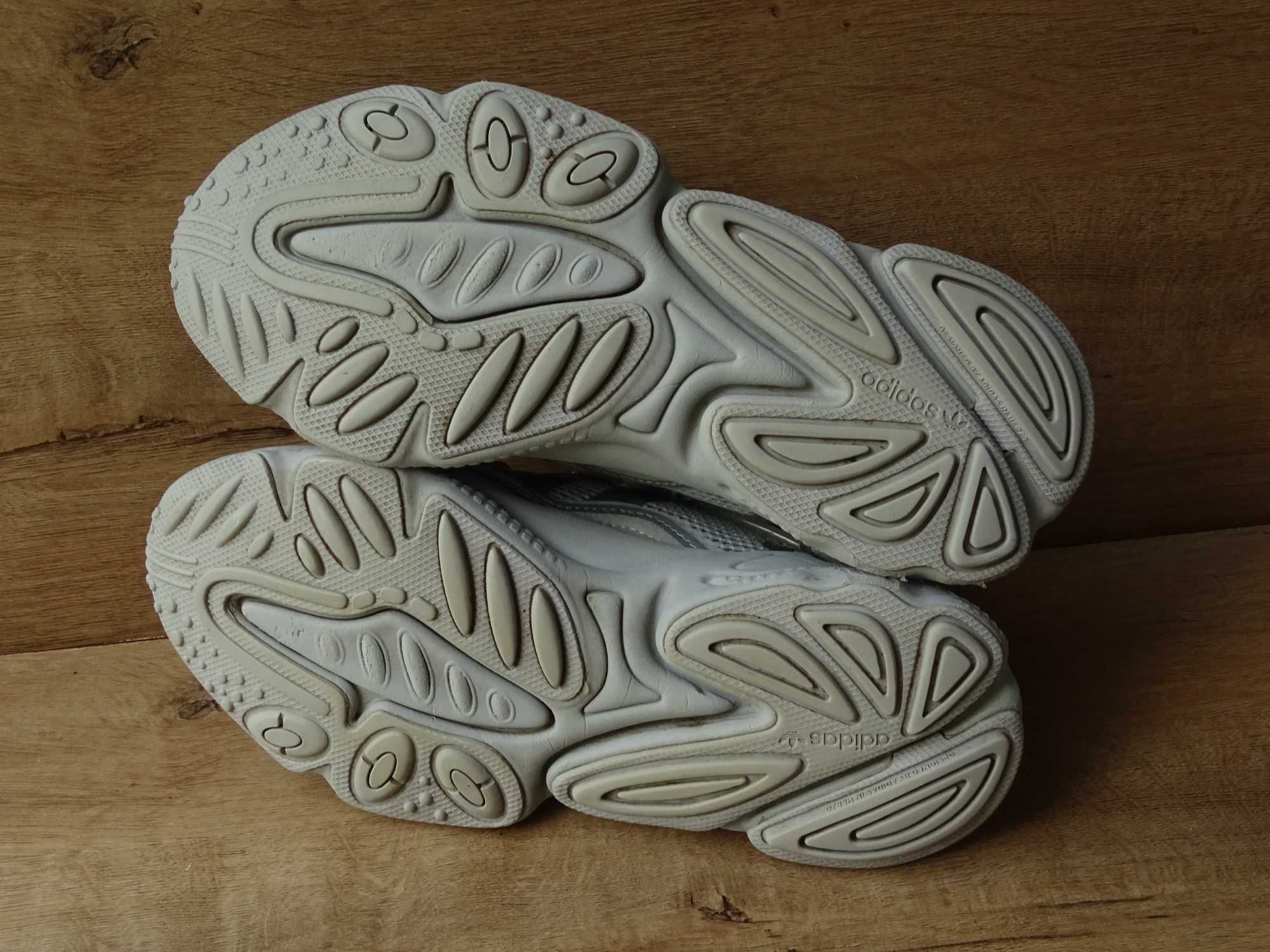Кросівки Adidas Ozwego