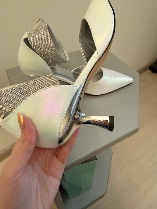 Туфлі на підборах