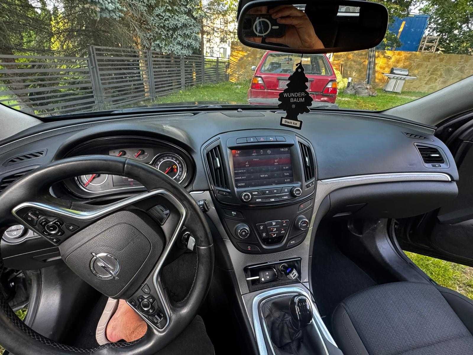 Opel Insignia 2.0 CDTI  rok 2015 Bogate wyposazenie.