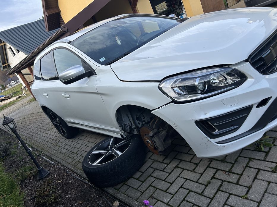 Volvo XC60 D5 R-Design Automat 215 KM – uszkodzony – 2013 r.
