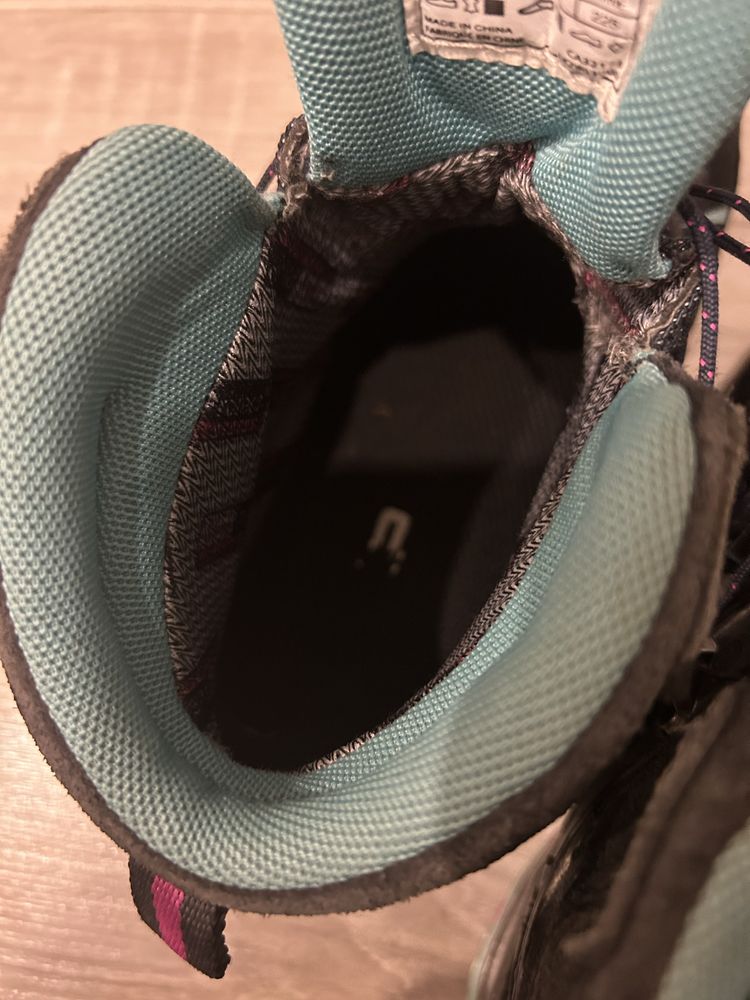 Buty zimowe trekingowe dziewczece CMP wodoodporne r 34
