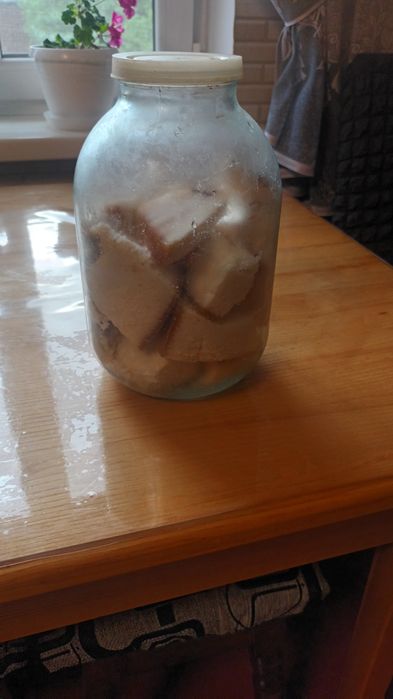 Продам сало в банках