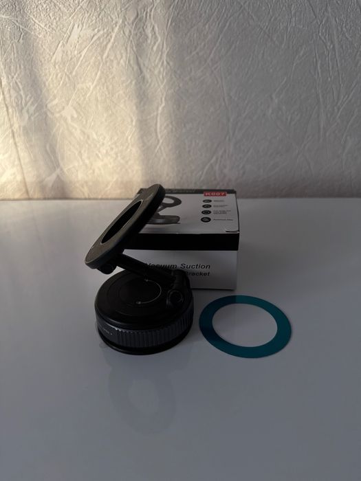 Вакуумний магнітний тримач для телефону