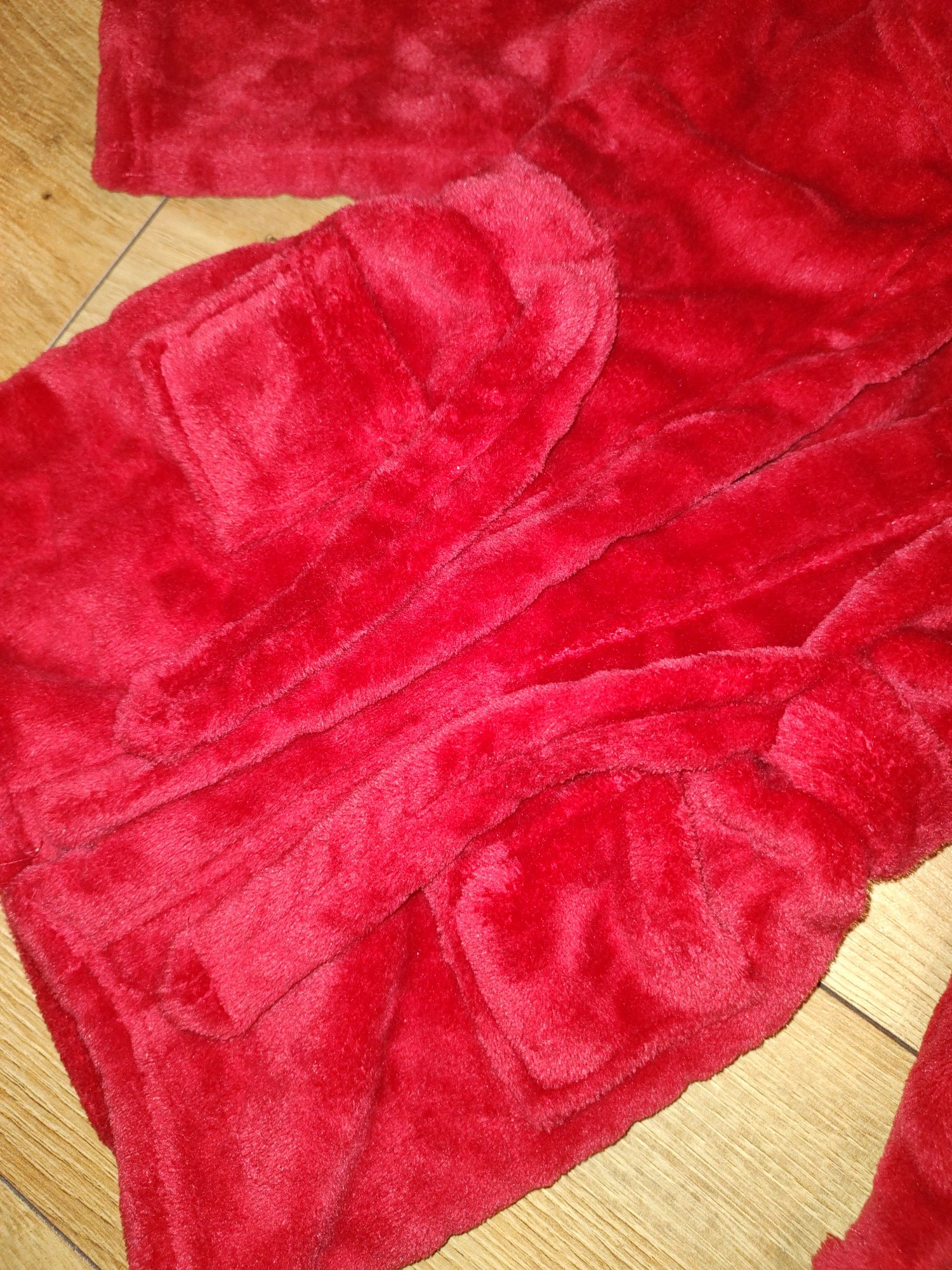 Szlafrok czerwony rozmiar 74 Primark