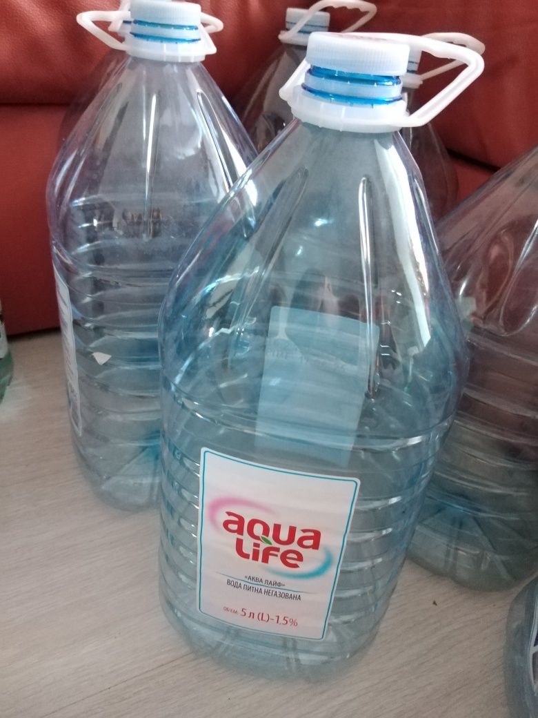 Бутлі з під води 5 л
