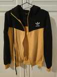 Dres Adidas (spodnie i bluza z kapturem)
