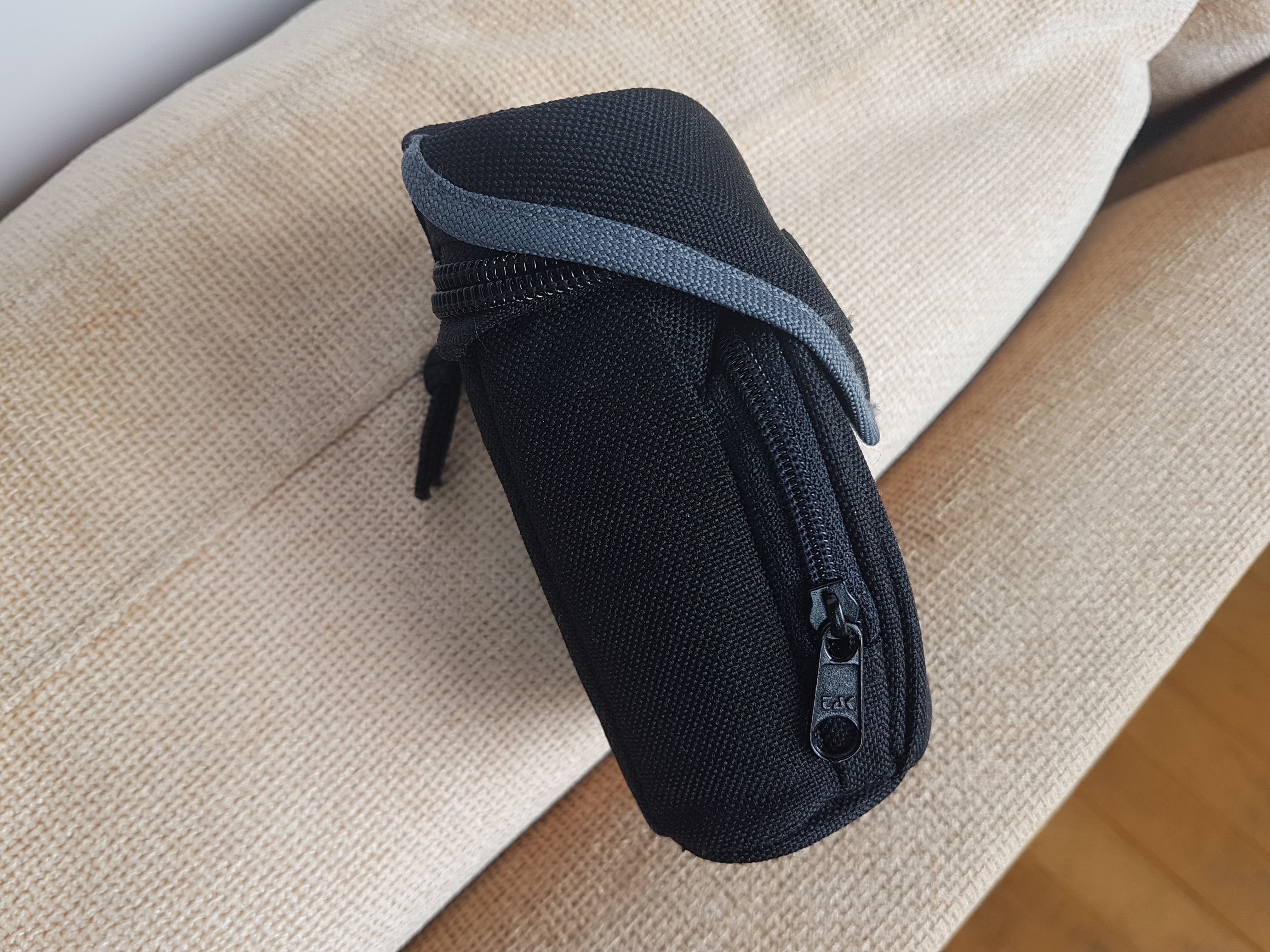 Futerał-Etui na aparat, telefon lub akcesoria.