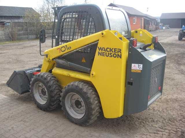 Mini Ładowarka WACKER NEUSON 701S z 2014r.