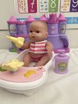 Bebé Boneca com baneira interativa