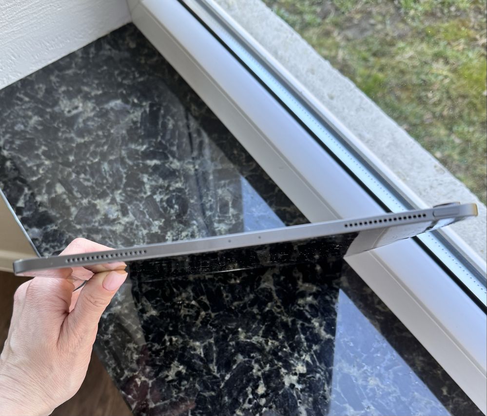 Apple iPad Pro 3 gen. 12.9" A1876 256GB WiFi бат. 88% на запчастини