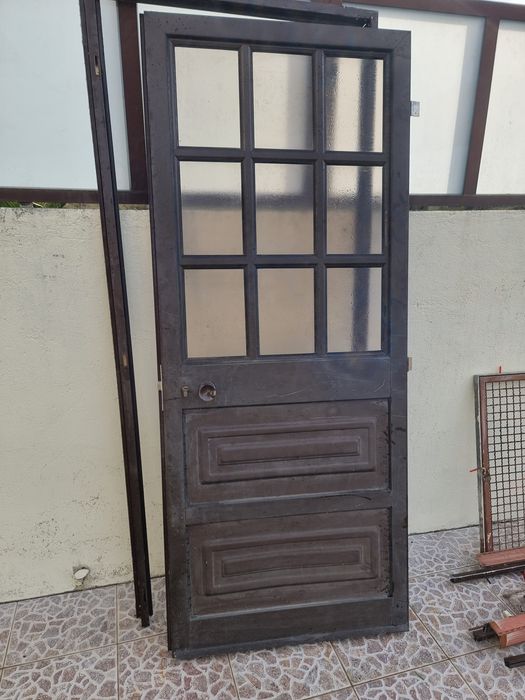 Porta alunio castanho