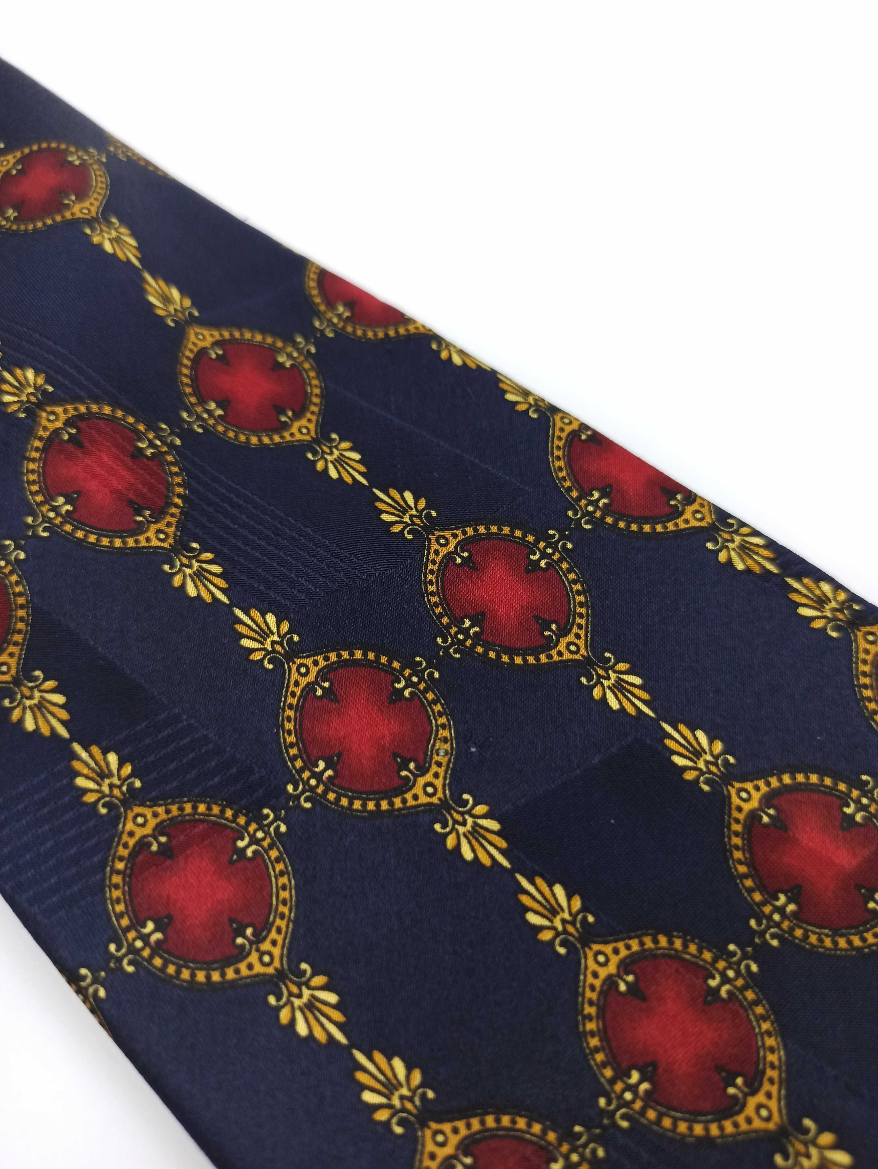 Jedwabny krawat we wzory ornamenty