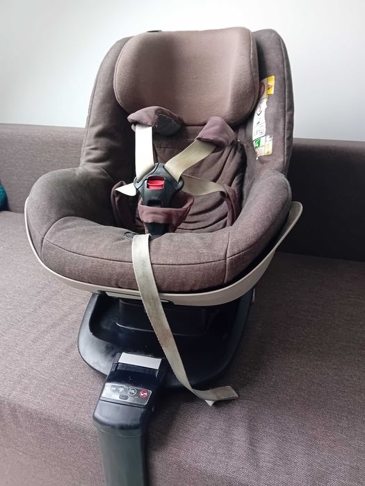 MaxiCosi 2way Pearl z bazą 2way fix