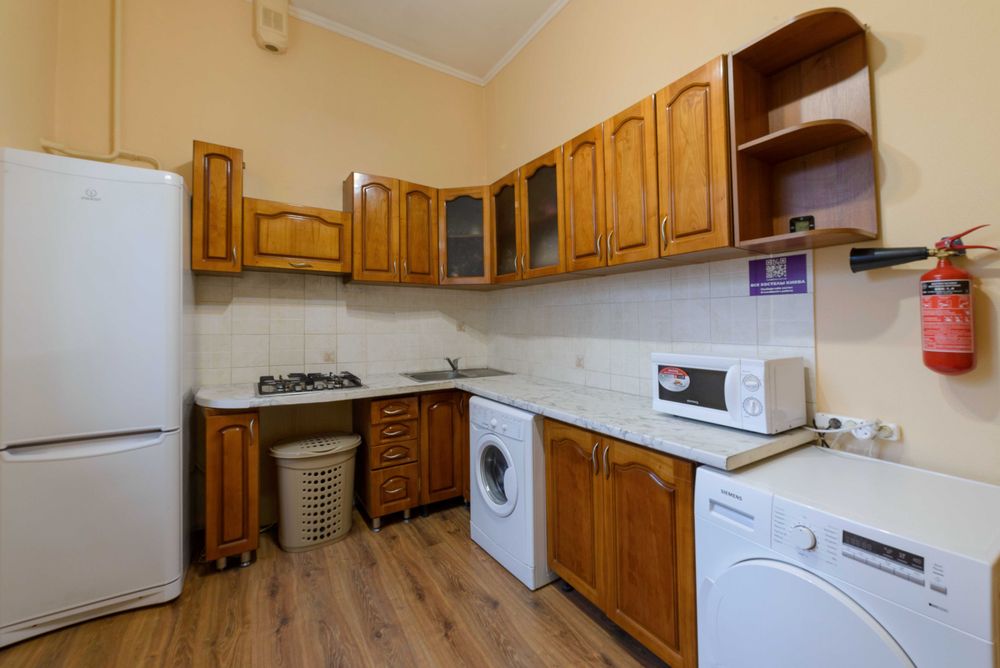 МОЛОДІЖНИЙ ХОСТІЛ у центрі Києва Дешево Метро Золоті ворота Дешево-4-555.biz.ua