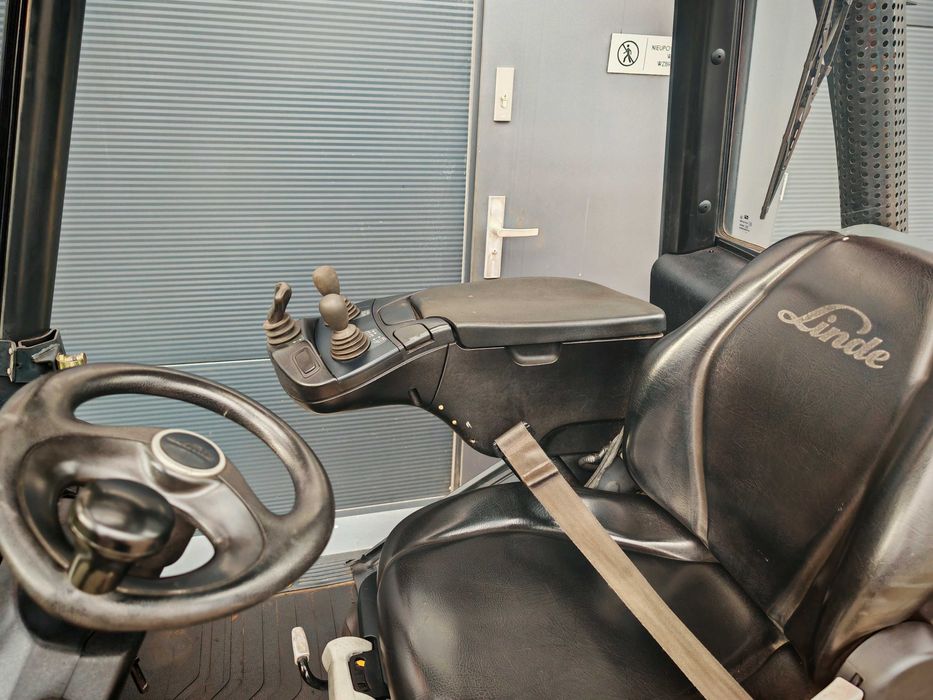 Wózek widłowy LINDE H25T-02, 2500 kg, LPG, Triplex