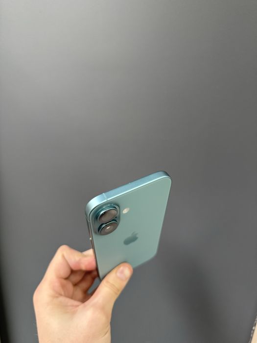 Б/у iPhone 16 256Gb Teal