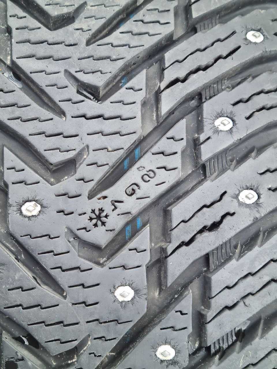 Зимние шины, резина  Nokian Hakkapeliitta 8 SUV 235/55 R18 104T