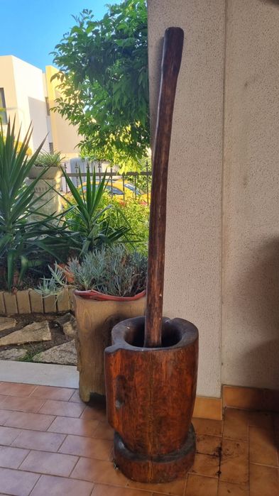 Pilão / Almofariz Gigante de Madeira Maciça  Peça Rústica de Decoração