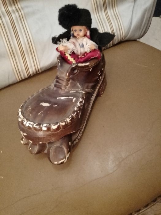 Quer dedoes?Sapatos de homem em louça c/dedoes a sair9E-Bonec2EDesde2E