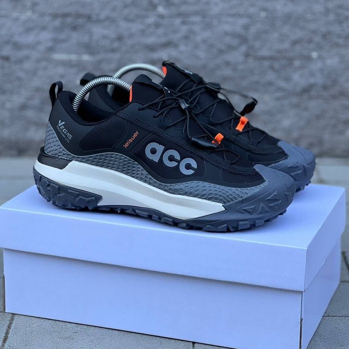 Термо кросівки ACG

• Розміри: 41(26 см), 42(26,5 см), 43(27,5 см), 44