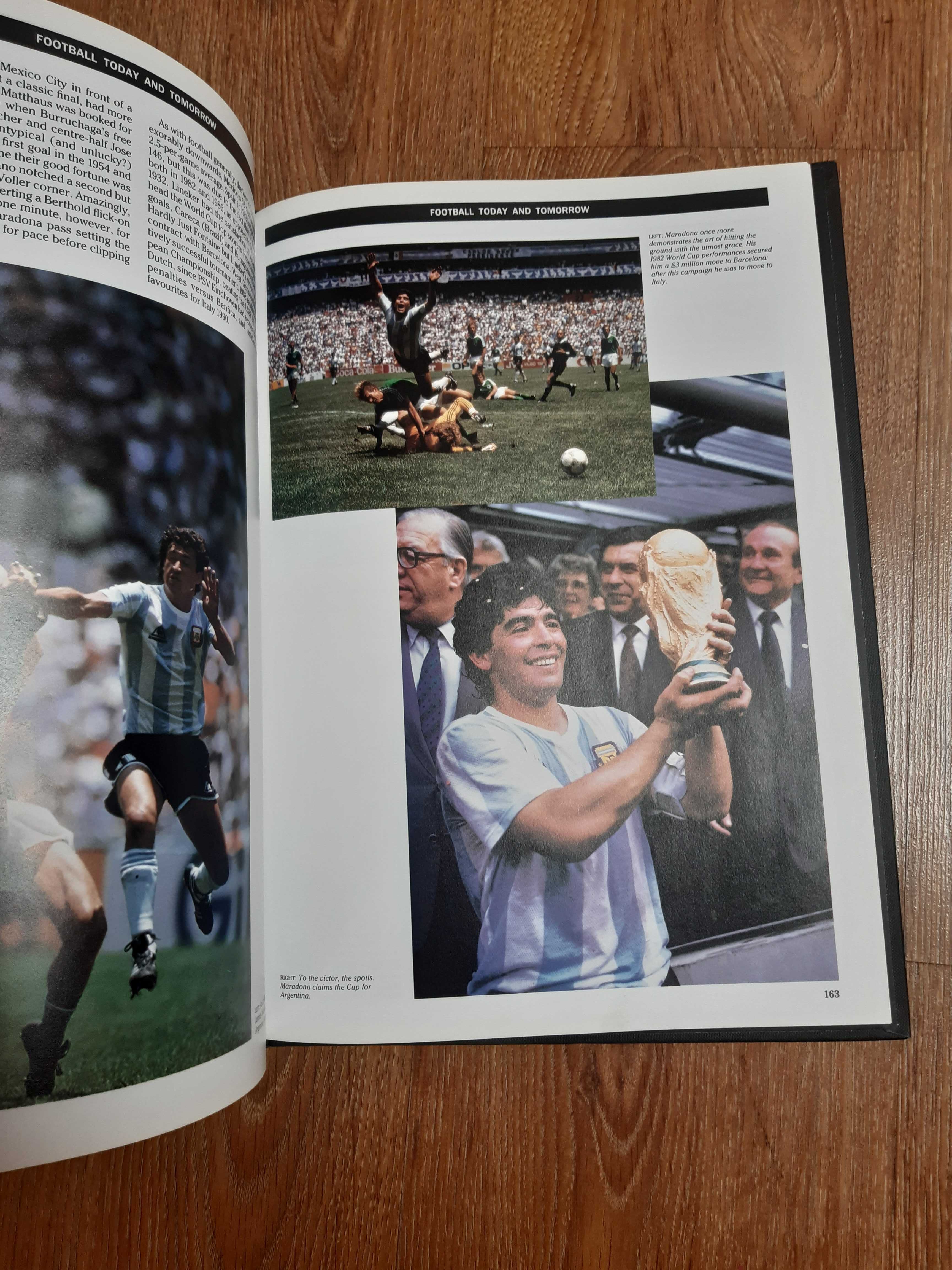 Książka The Pictorial History of FOOTBALL. Michael Heatley.